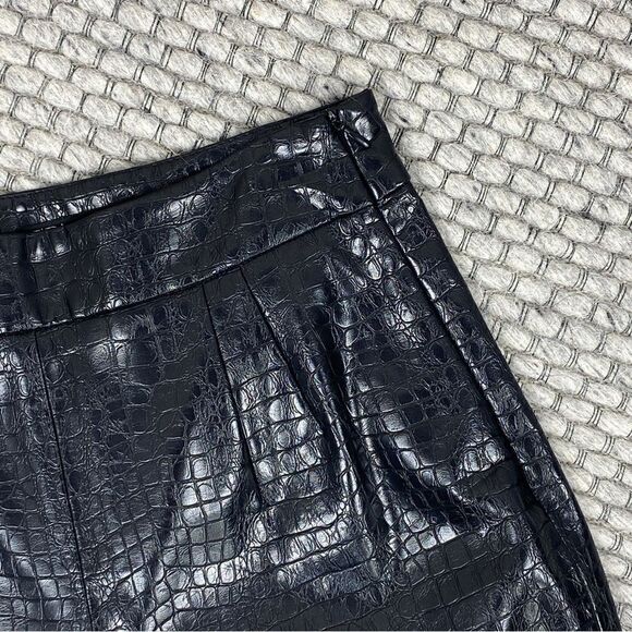 Zara Embossed High Waist Faux Leather Ankle Pants Black Small - Picture 3 of 10